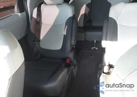 2022 Toyota Sienna Xse z USA, uszkodzony, nr VIN 5TDDRKEC1NS095906